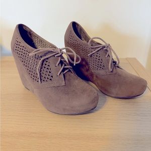 Fergalicious Dade Wedge Brogue Platform Bootie